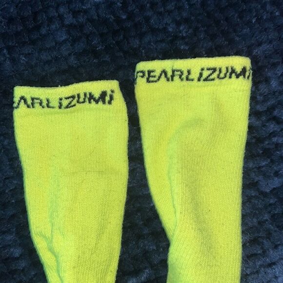 Pearl Izumi unisex High Visibility cycling bike racing brite yellow racing socks - Picture 2 of 3